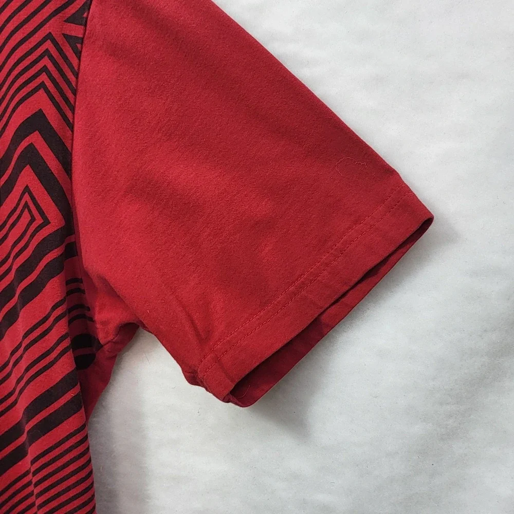 Jordan Mens Red Black Geometric Maze Graphic Pocket T-Shirt Size Large Jumpman